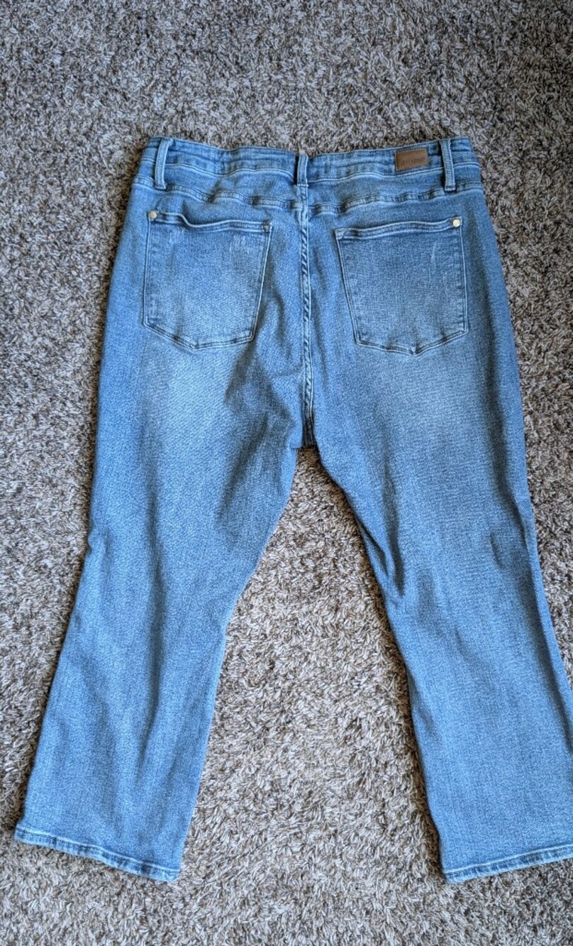 Judy Blue Light Blue  Jeans - Picture 4 of 6